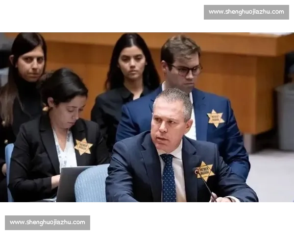 拳击赛前紧张对峙引发场上冲突与媒体热议
